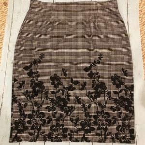 ROZ & ALi Knee length Black and gray skirt